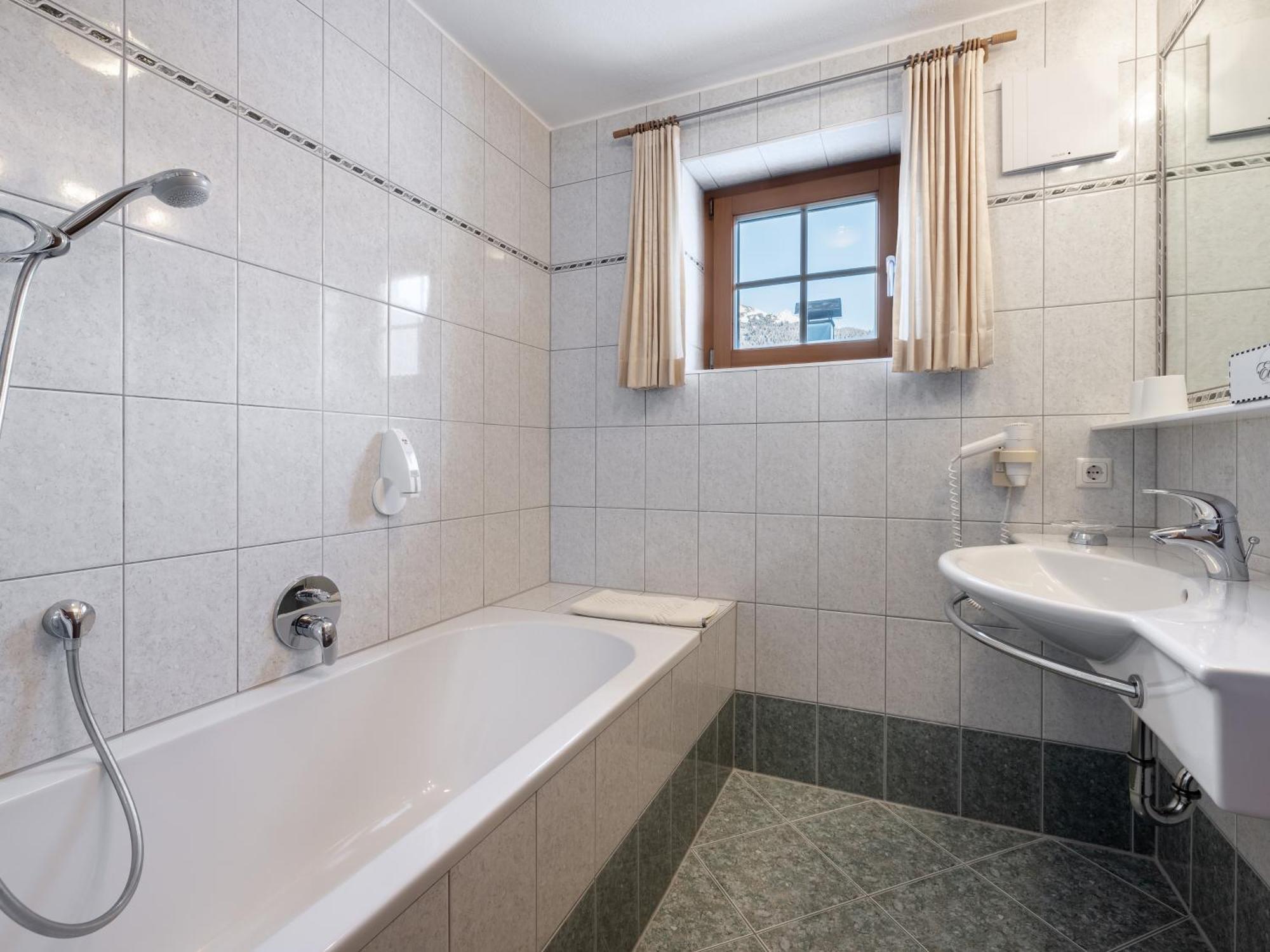 Hotel Garni Europa Санкт-Антон-ам-Арльберг Экстерьер фото